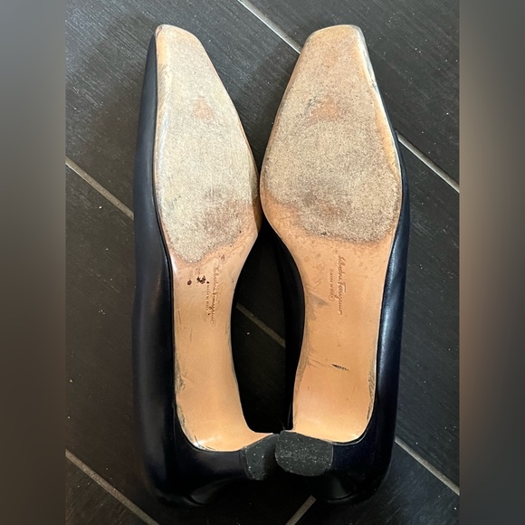 Ladies Ferragamo Navy Gancini Pumps - Picture 8 of 11